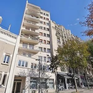 Cosy And Renovated Studio In Heart Of Xvieme Appartement